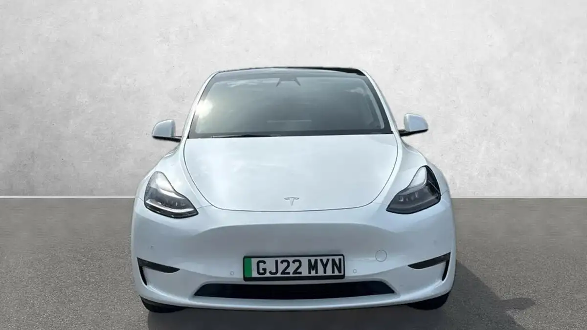 2022-tesla-model-y-e-long-range-big-1
