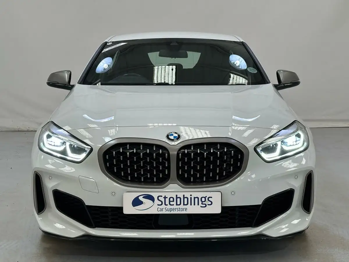 2022-bmw-1-series-20-m135i-xdrive-big-2