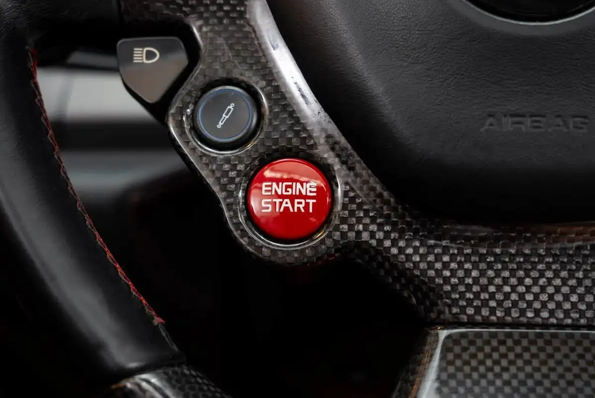 2012-ferrari-458-45-spider-big-11