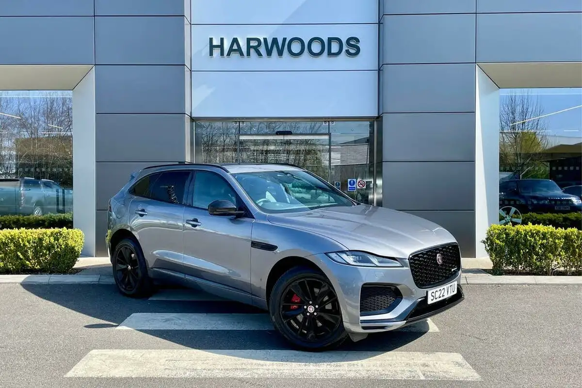 2022-jaguar-f-pace-20-d200-r-dynamic-black-big-0