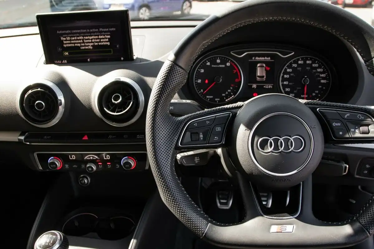 2019-audi-a3-15-35-tfsi-s-line-cod-ss-sportback-5d-big-18