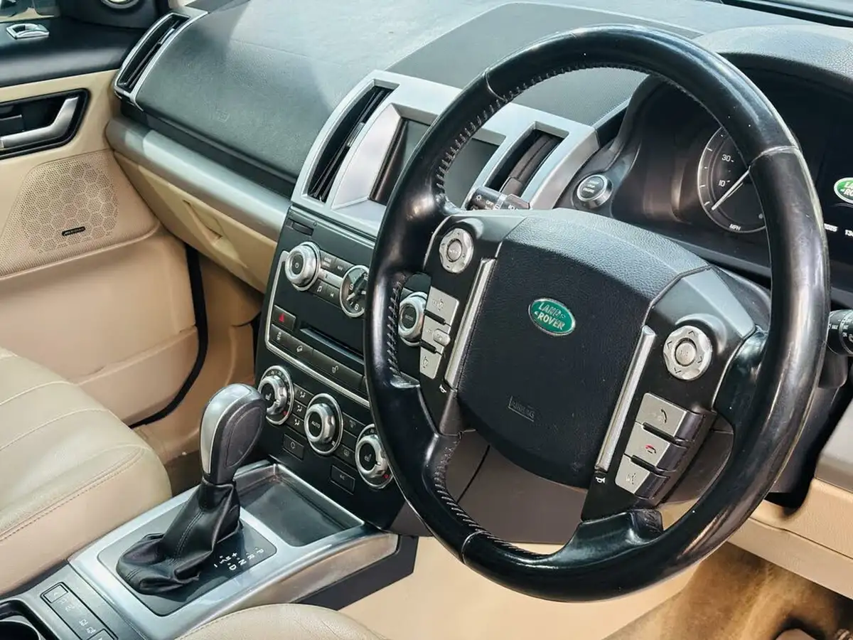 2013-land-rover-freelander-2-22sd4-xs-big-1