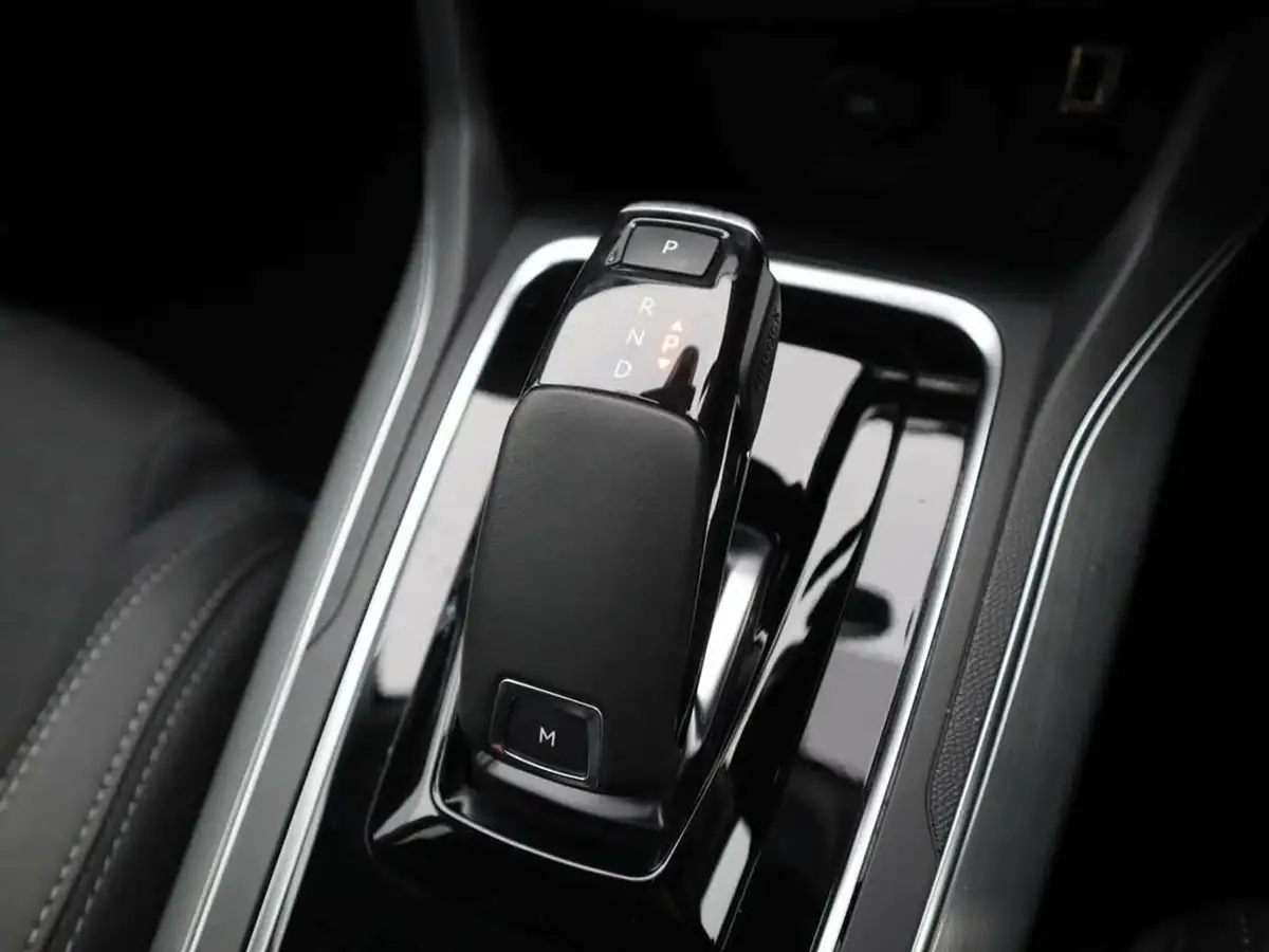 2021-peugeot-308-sw-15-bluehdi-allure-estate-eat8-big-19