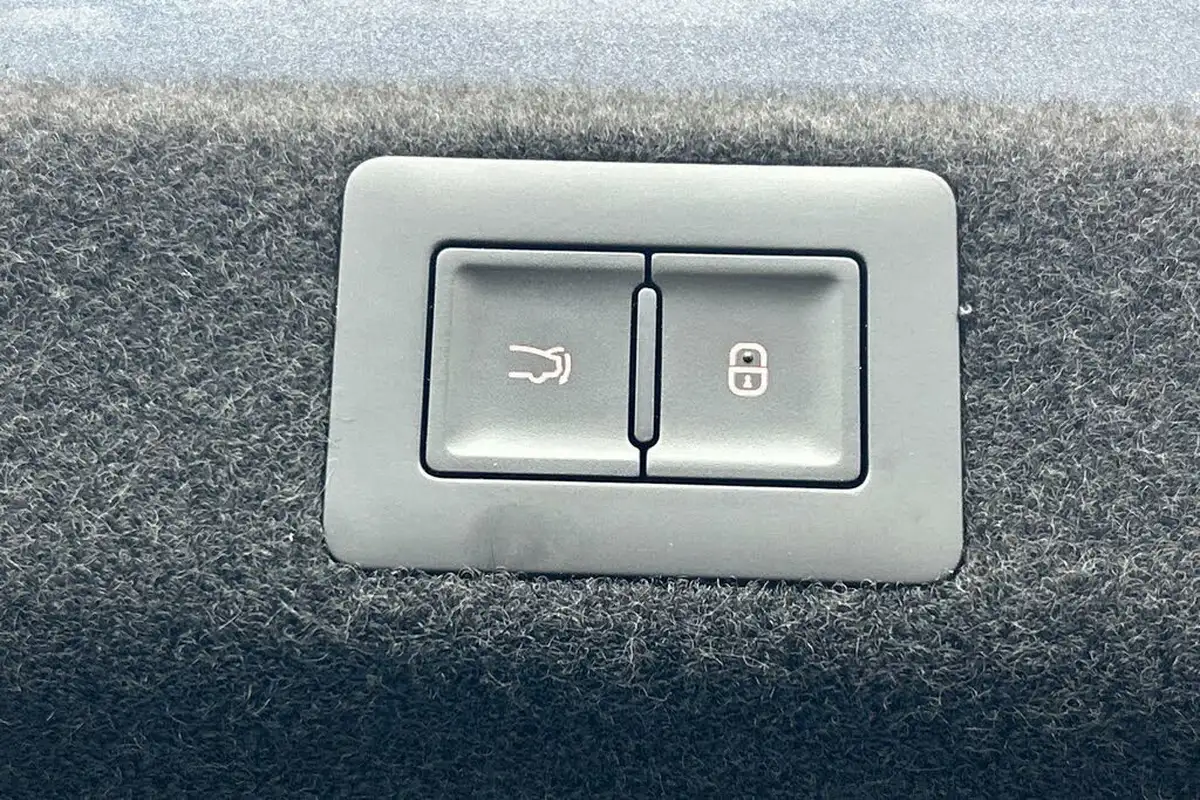 2024-byd-seal-e-design-big-19