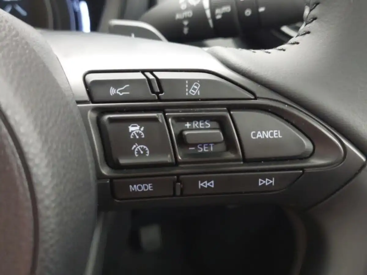 2023-toyota-aygo-x-10-vvt-i-exclusive-cvt-big-18