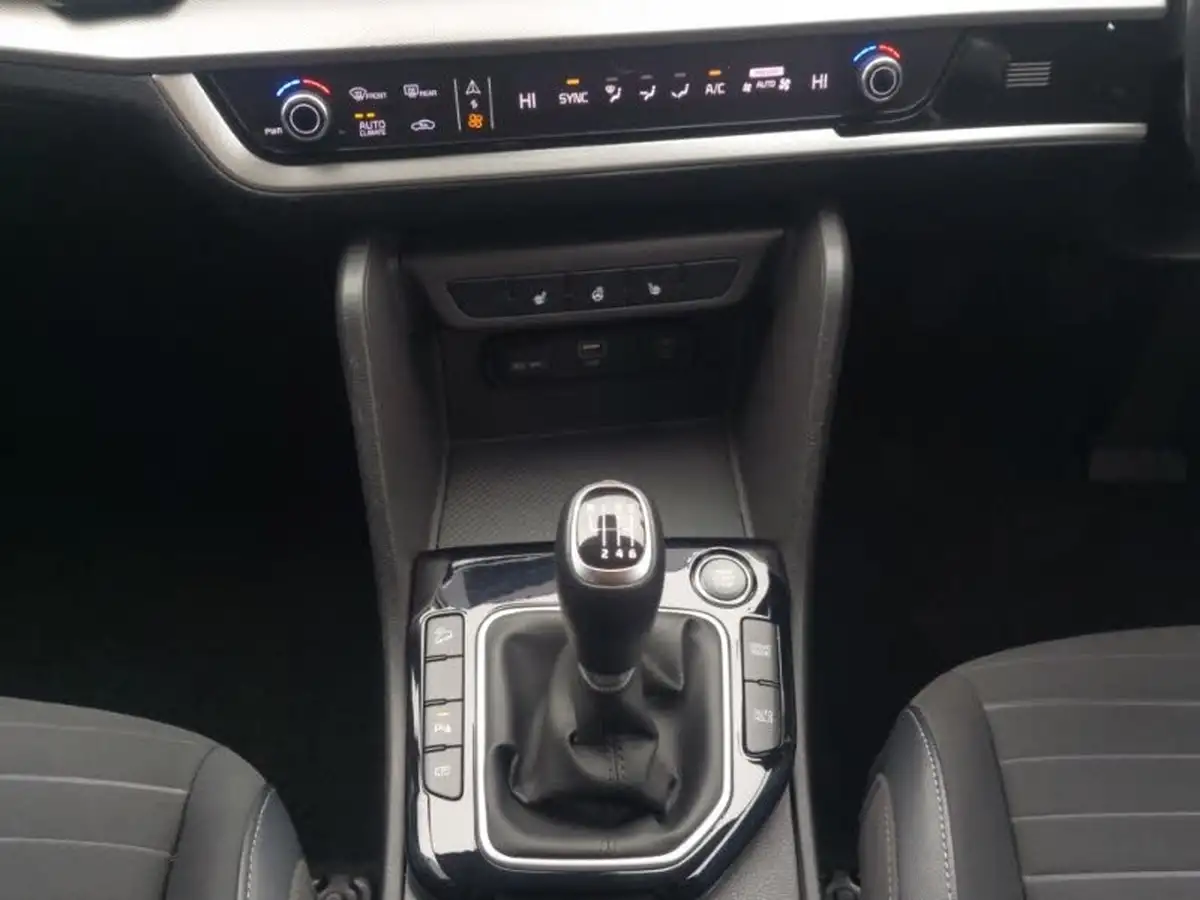 2022-kia-sportage-16-t-gdi-launch-edition-big-15