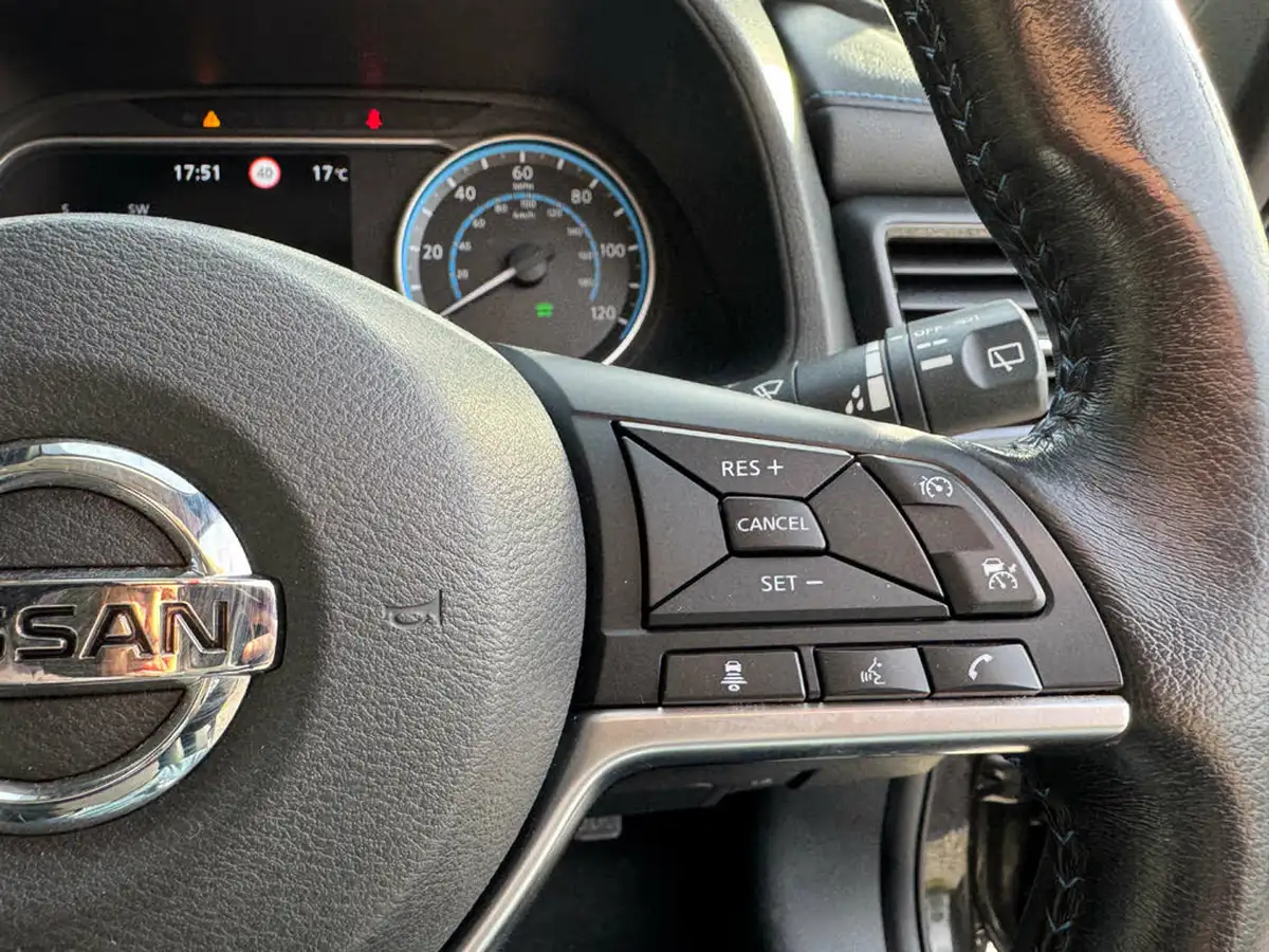 2020-nissan-leaf-e-n-connecta-big-27