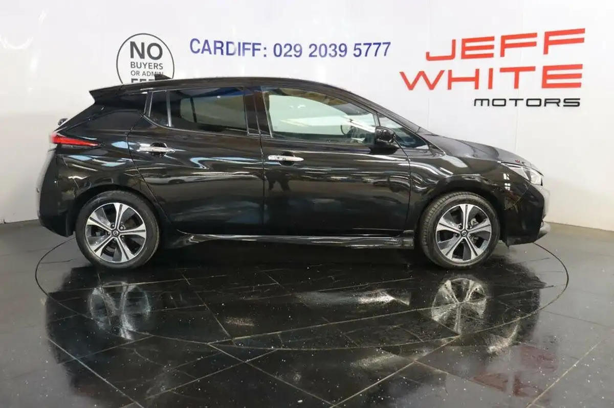 2021-nissan-leaf-e-n-connecta-big-5