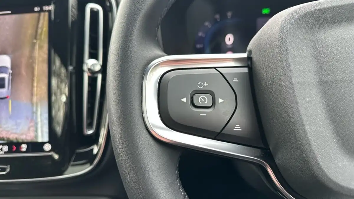 2022-volvo-xc40-e-recharge-pro-big-17