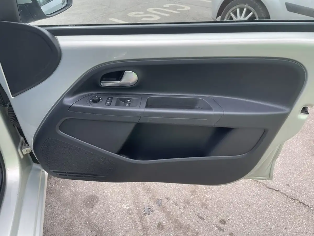 2015-skoda-citigo-10-elegance-60ps-greentech-5d-big-11