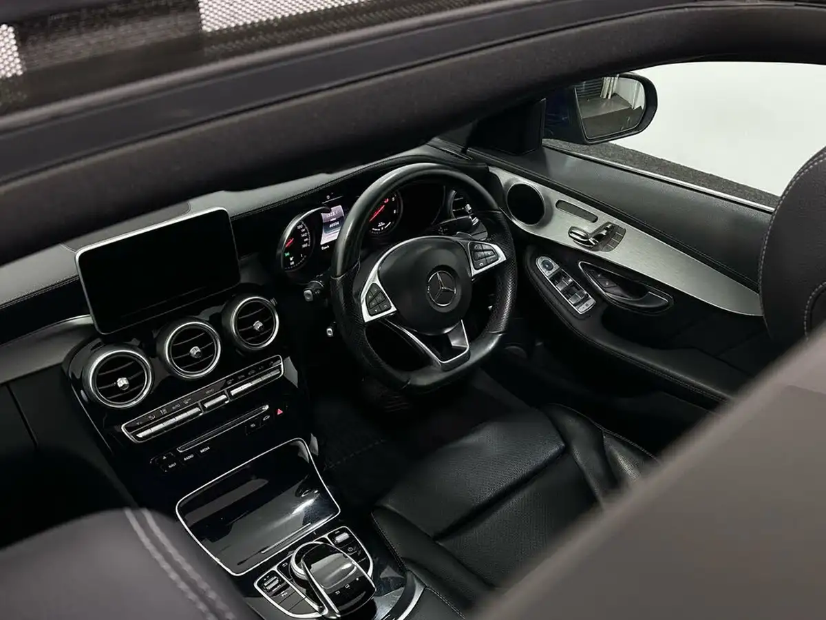 2015-mercedes-benz-c-class-21cdi-c300-amg-line-premiumss-saloon-4d-big-52