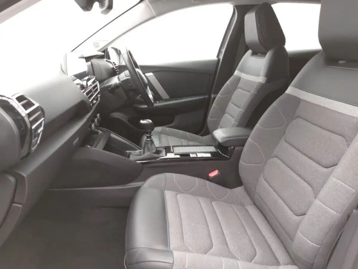 2022-citroen-c4-12-puretech-shine-130ps-big-4