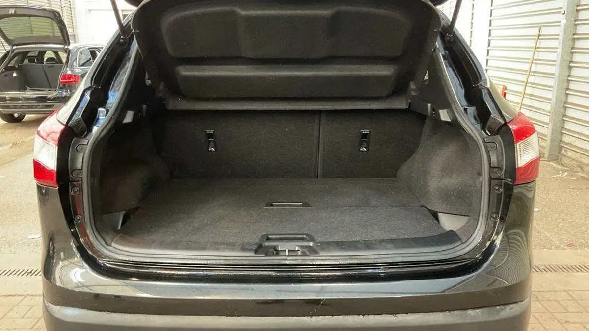 2014-nissan-qashqai-15dci-acenta-premium-big-6