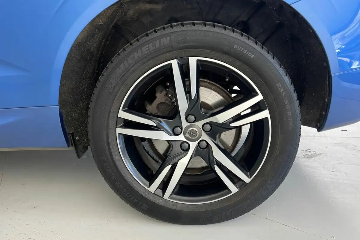 2018-volvo-xc60-20td-d4-r-design-4x4-geartronic-big-29