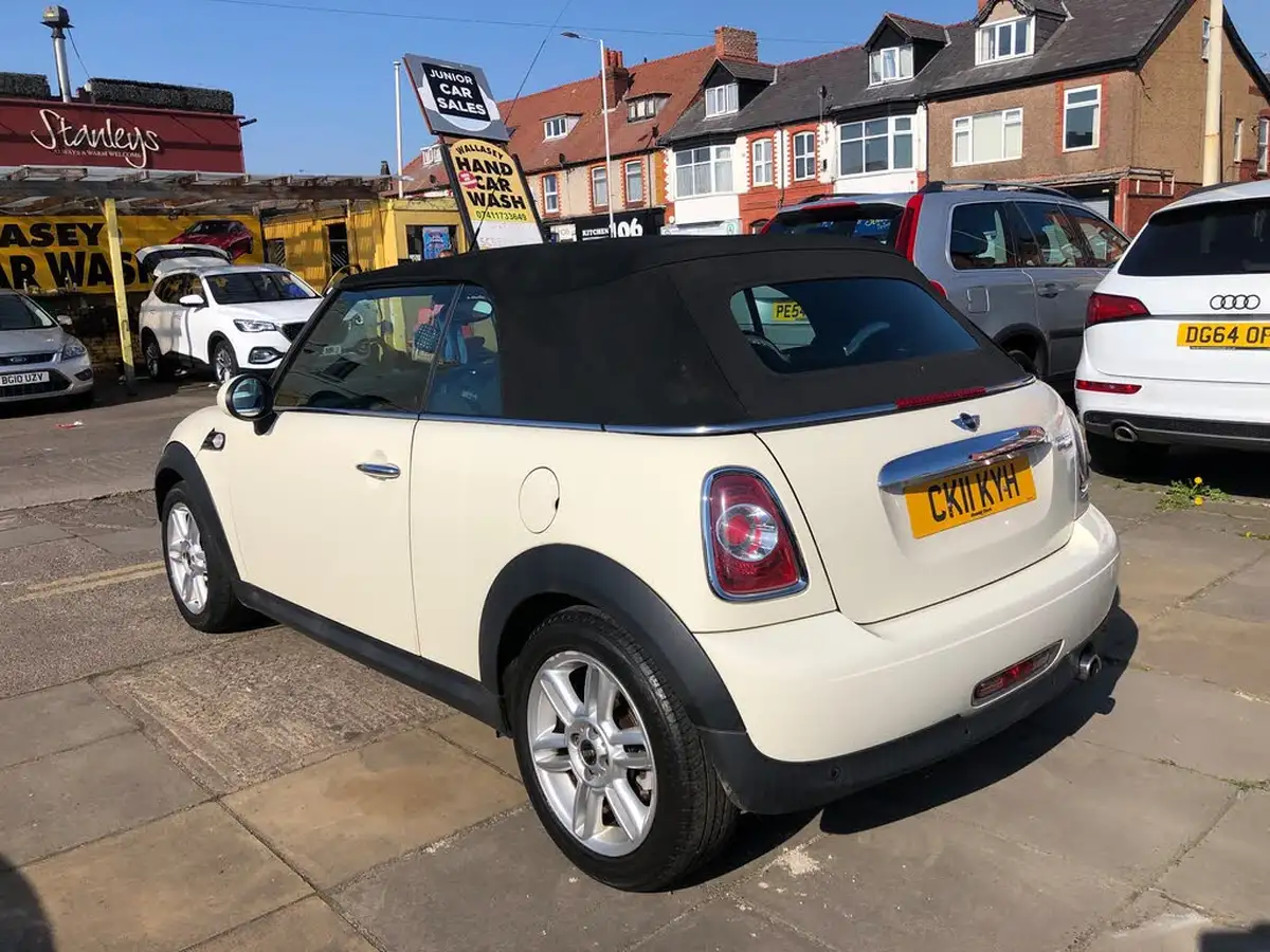 2011-mini-cooper-16-cooper-122bhp-convertible-2d-big-23