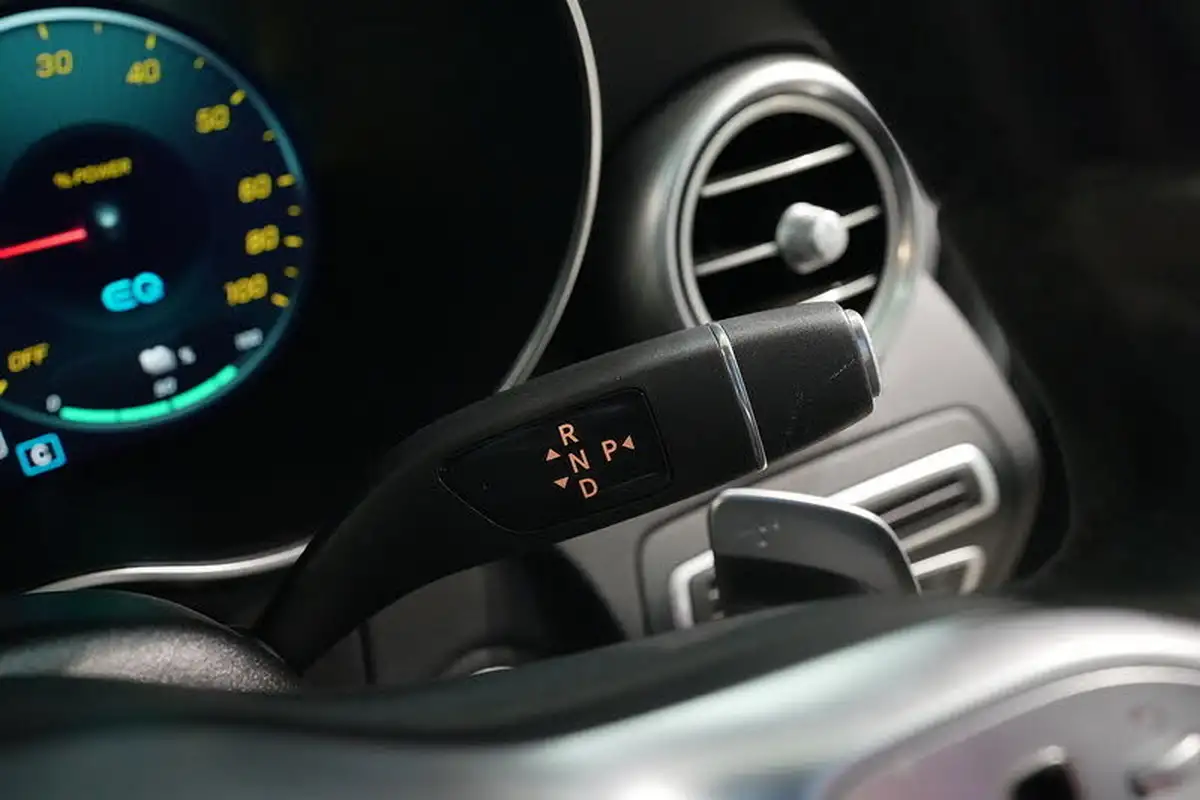 2021-mercedes-benz-c-class-20-c300e-amg-line-night-edition-premium-estate-5d-big-33