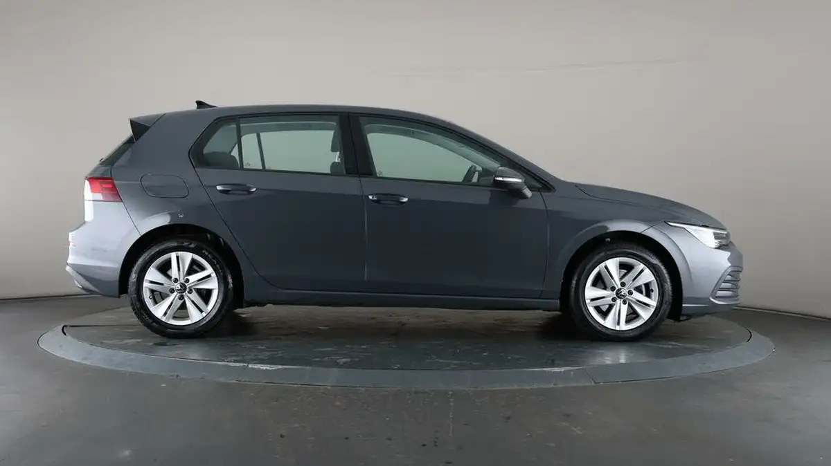 2022-volkswagen-golf-15-tsi-life-130ps-hatchback-big-51