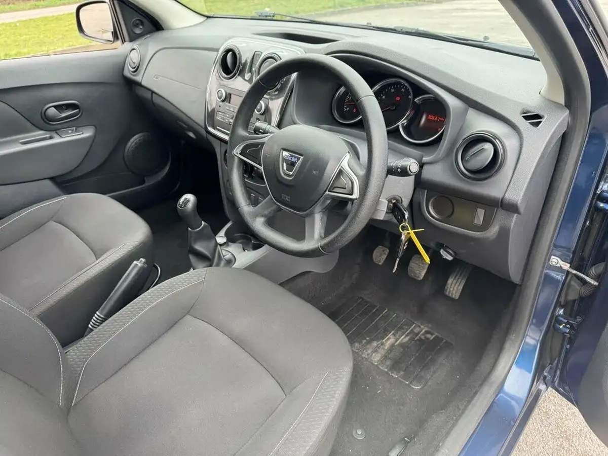 2019-dacia-sandero-10-sce-essential-big-9