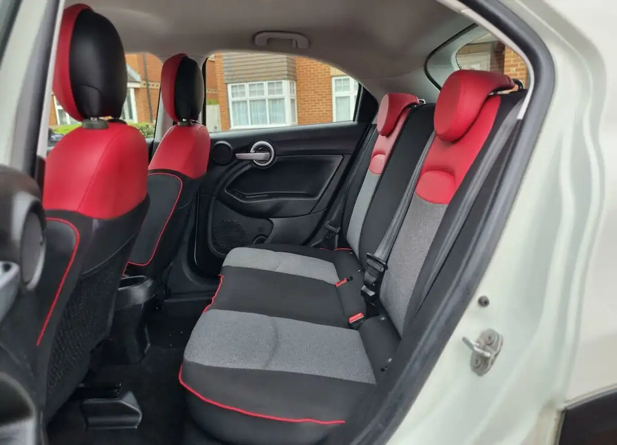 2015-fiat-500x-14-pop-star-opening-edition-big-27