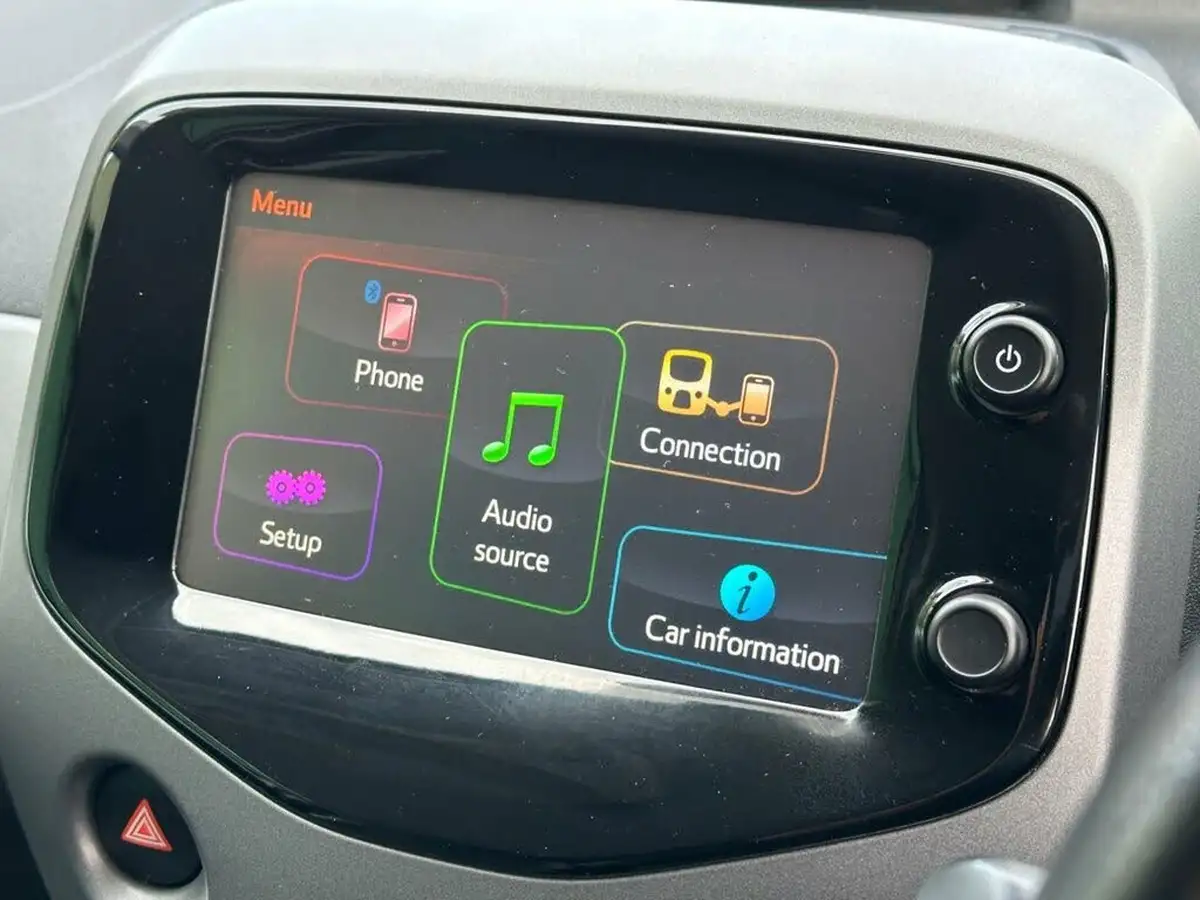 2018-toyota-aygo-10-vvt-i-x-press-71bhp-big-24