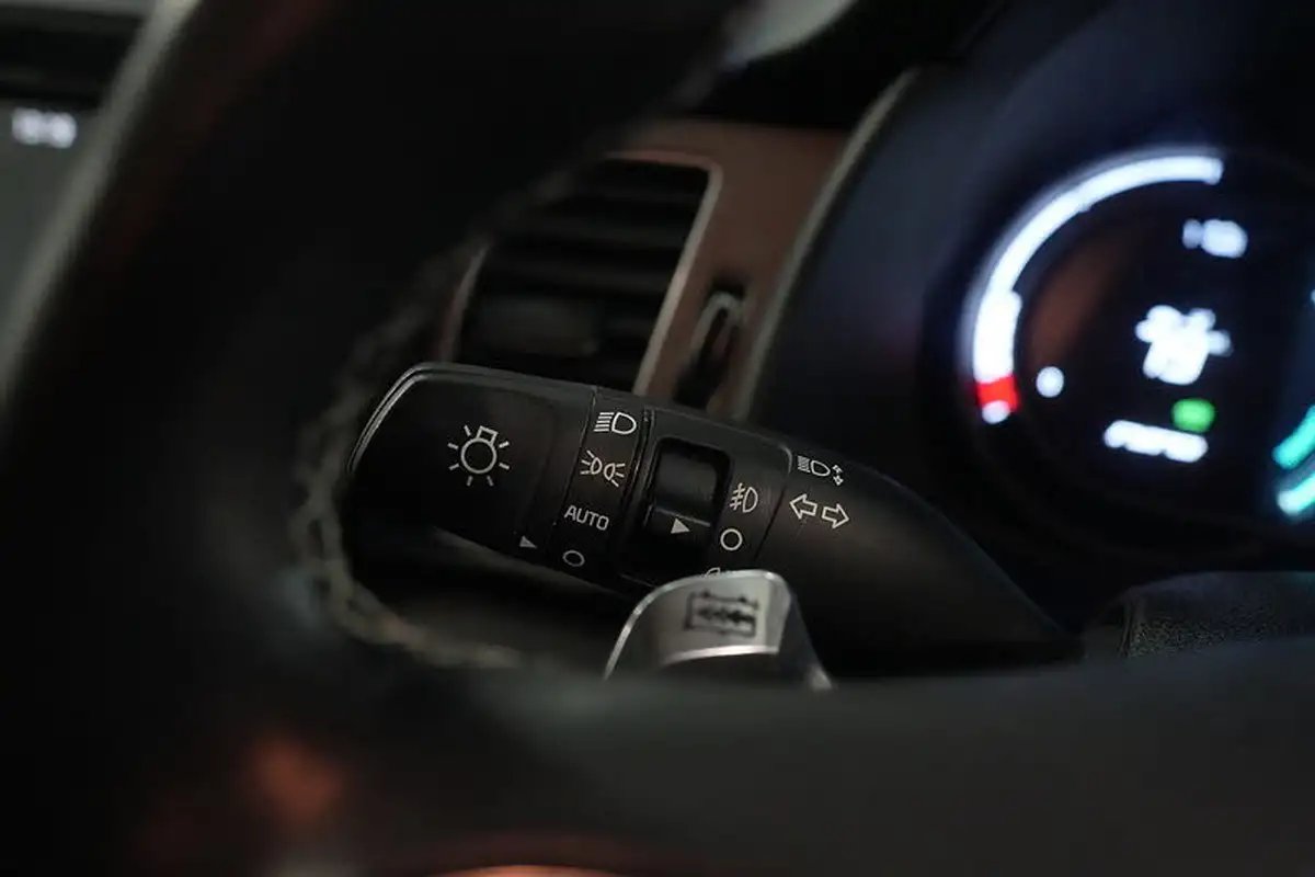 2019-kia-e-niro-ev-first-edition-big-32