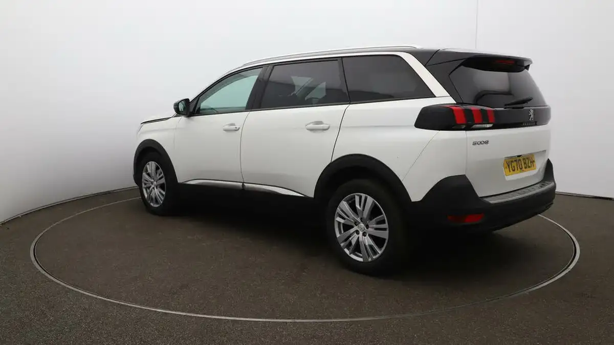 2020-peugeot-5008-suv-12-puretech-allure-big-5