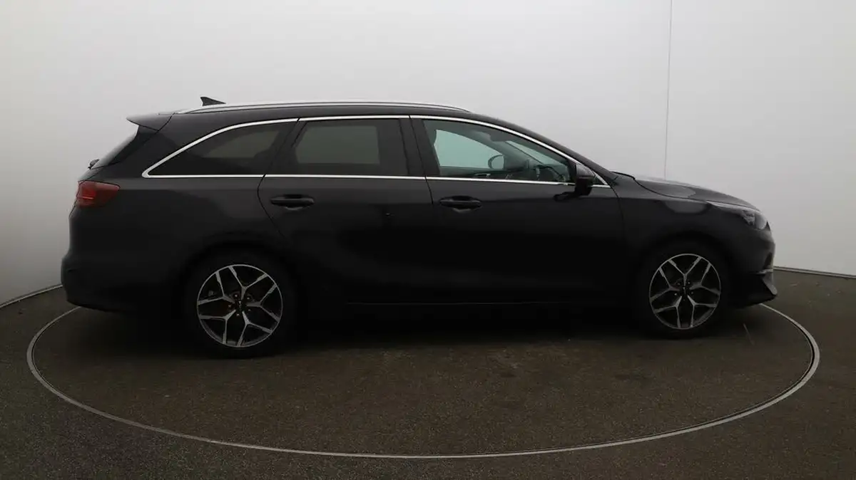 2022-kia-ceed-15-t-gdi-3-sportswagon-big-8