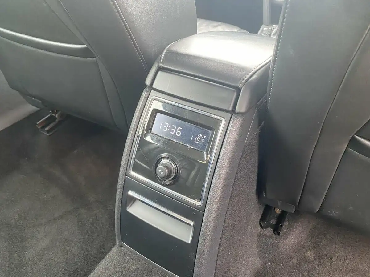 2014-skoda-superb-20tdi-elegance-170ps-hatchback-dsg-big-21