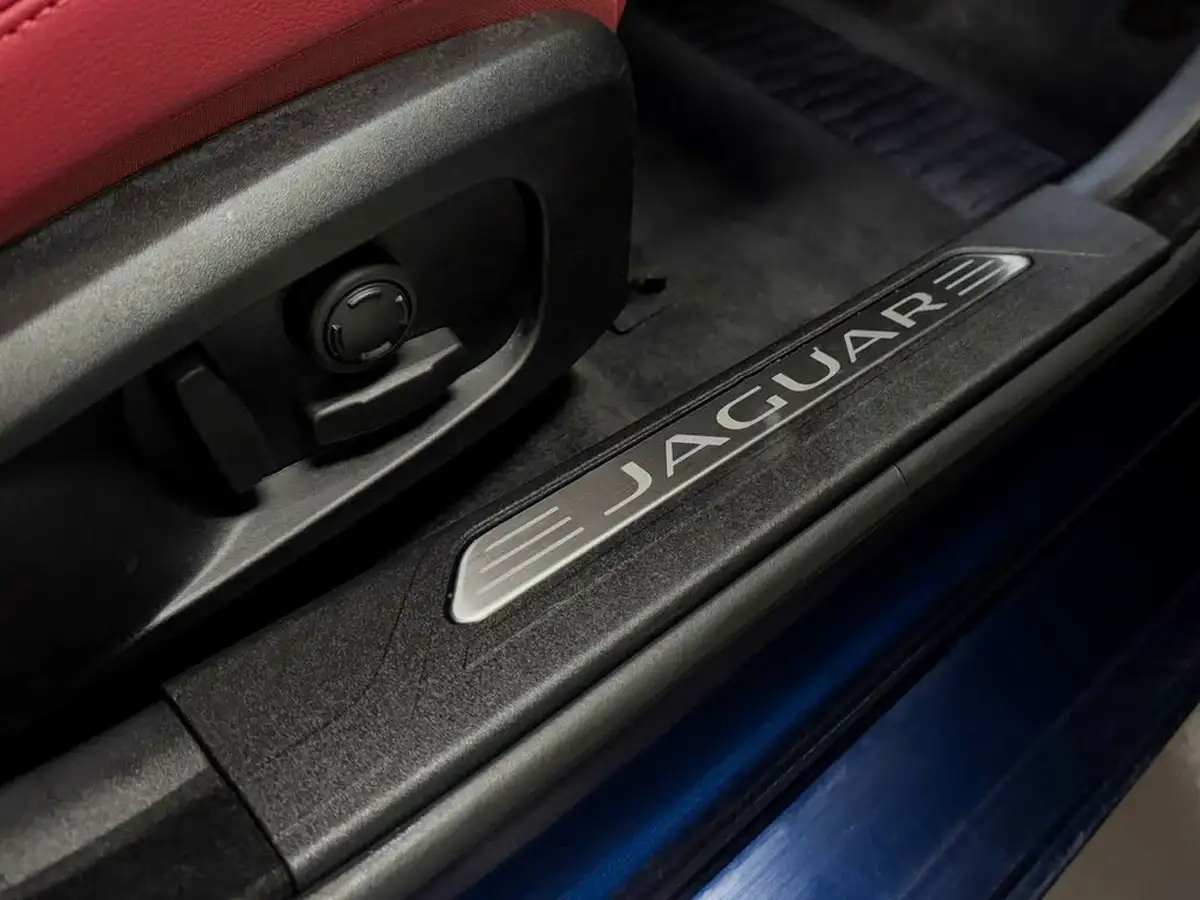 2024-jaguar-xe-20-d200-r-dynamic-s-big-16