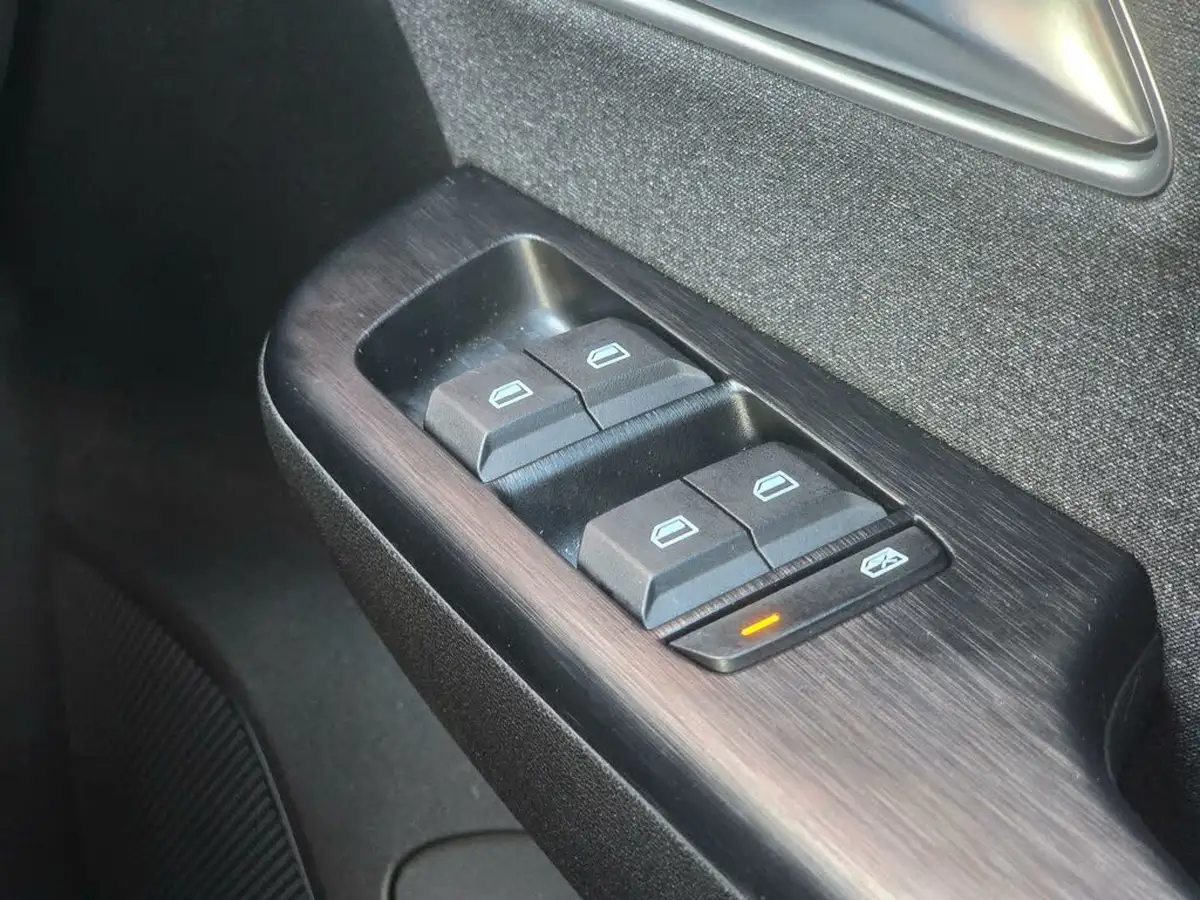 2024-mg-zs-suv-15-se-196ps-hybrid-1498cc-auto-big-17