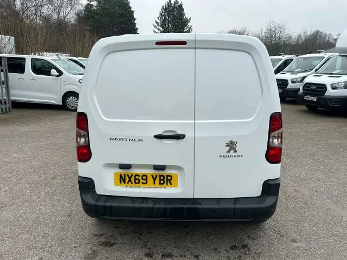 2019-peugeot-partner-15-bluehdi-1000-professional-100ps-eu6dt-panel-big-8