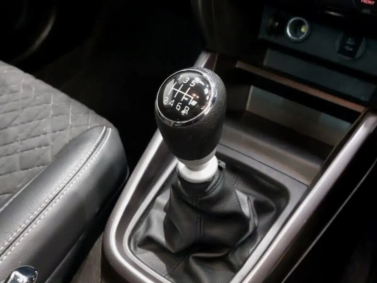 2022-suzuki-vitara-14-boosterjet-sz5-big-11