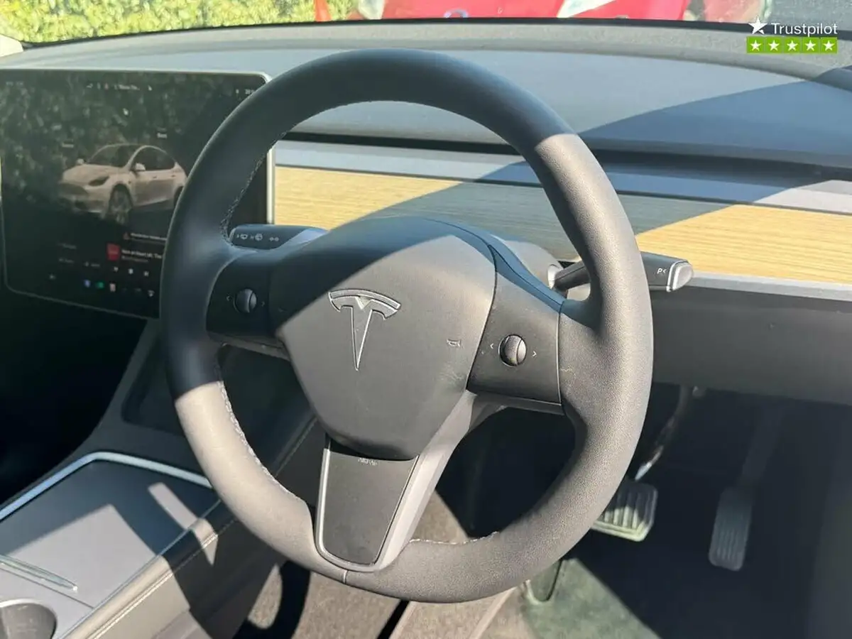 2023-tesla-model-y-e-rwd-big-10