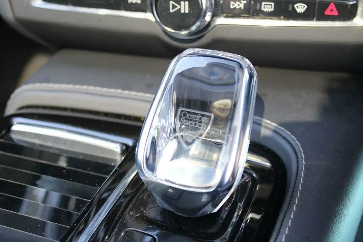 2021-volvo-v90-20-t6-inscription-340bhp-big-23