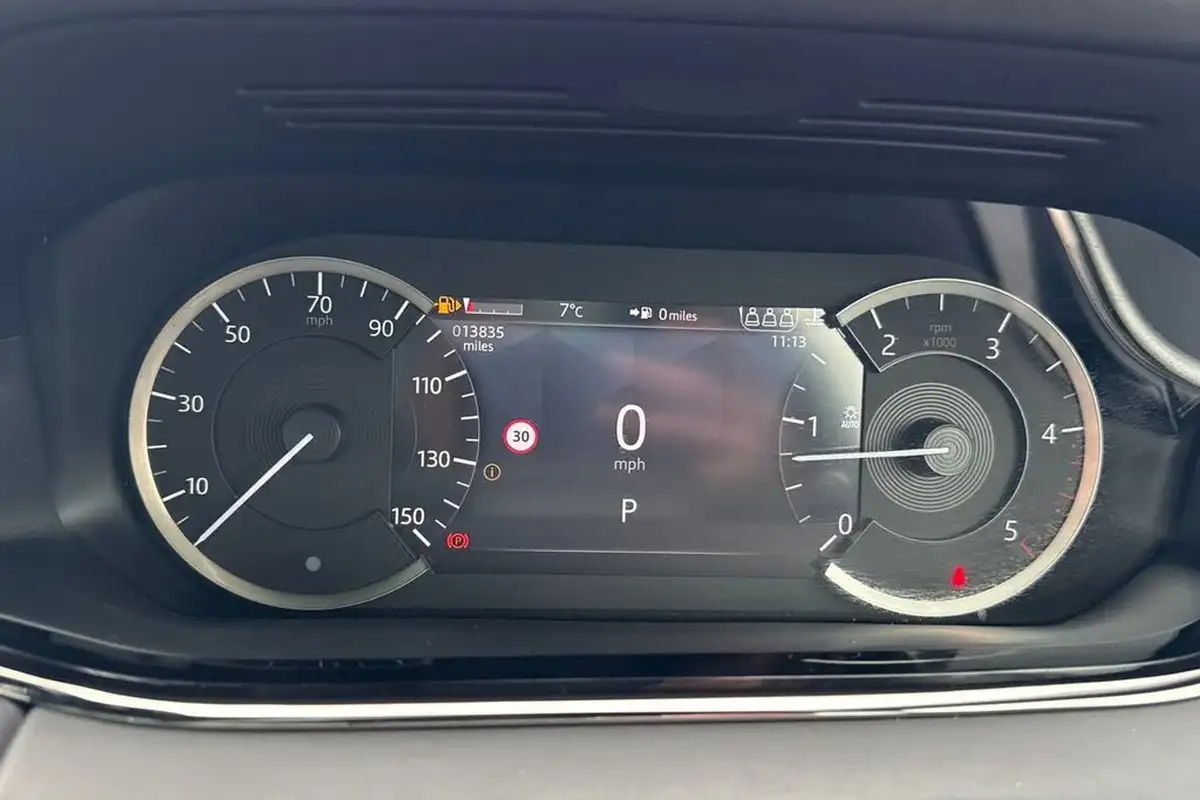 2022-land-rover-range-rover-evoque-20-d200-r-dynamic-hse-big-16