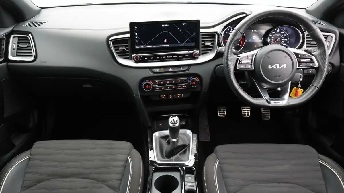 2024-kia-ceed-15-t-gdi-gt-line-158bhp-big-13