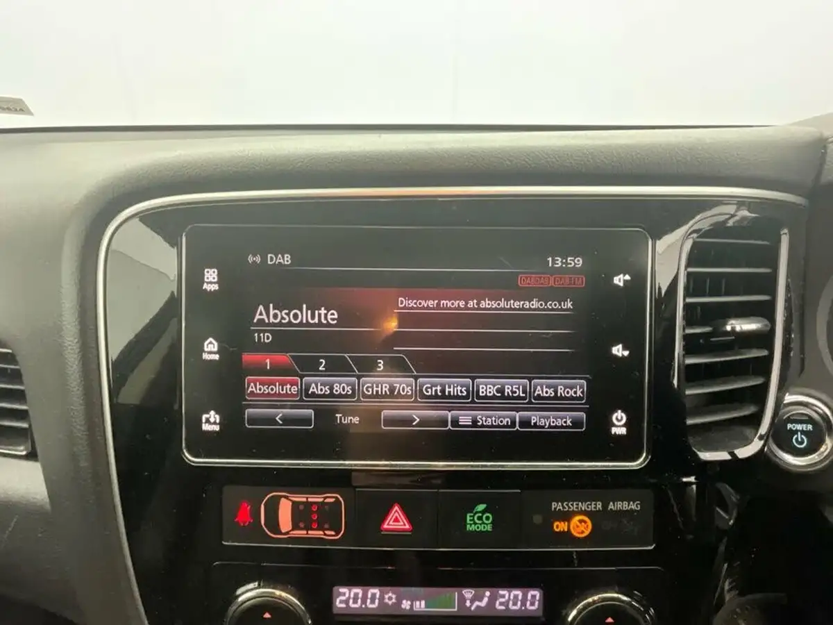 2018-mitsubishi-outlander-20-4h-phev-big-13