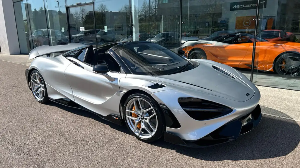 2022-mclaren-765lt-40-spider-big-22