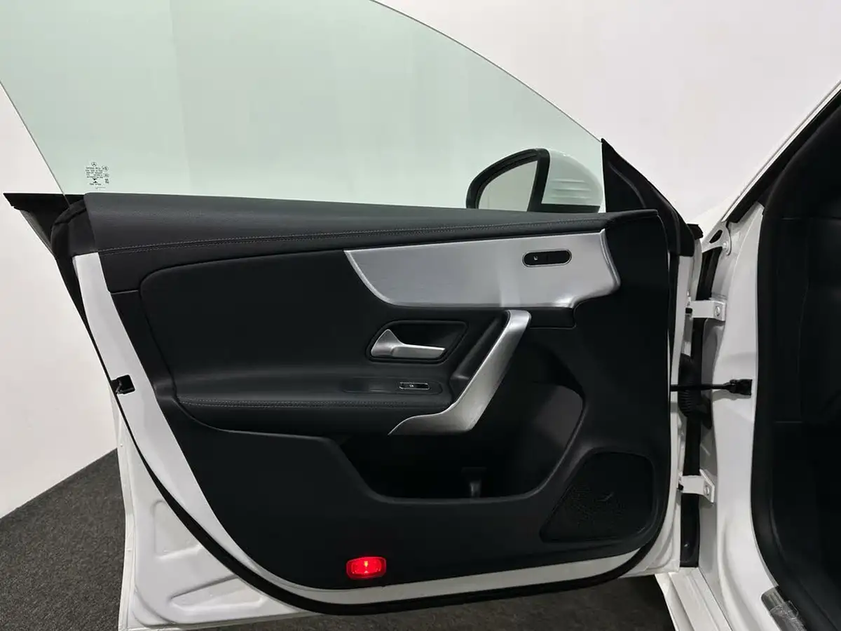 2021-mercedes-benz-cla-13-cla-180-amg-line-premium-coupe-4d-big-34