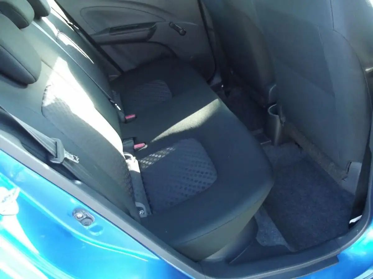 2016-suzuki-celerio-10-sz2-big-14