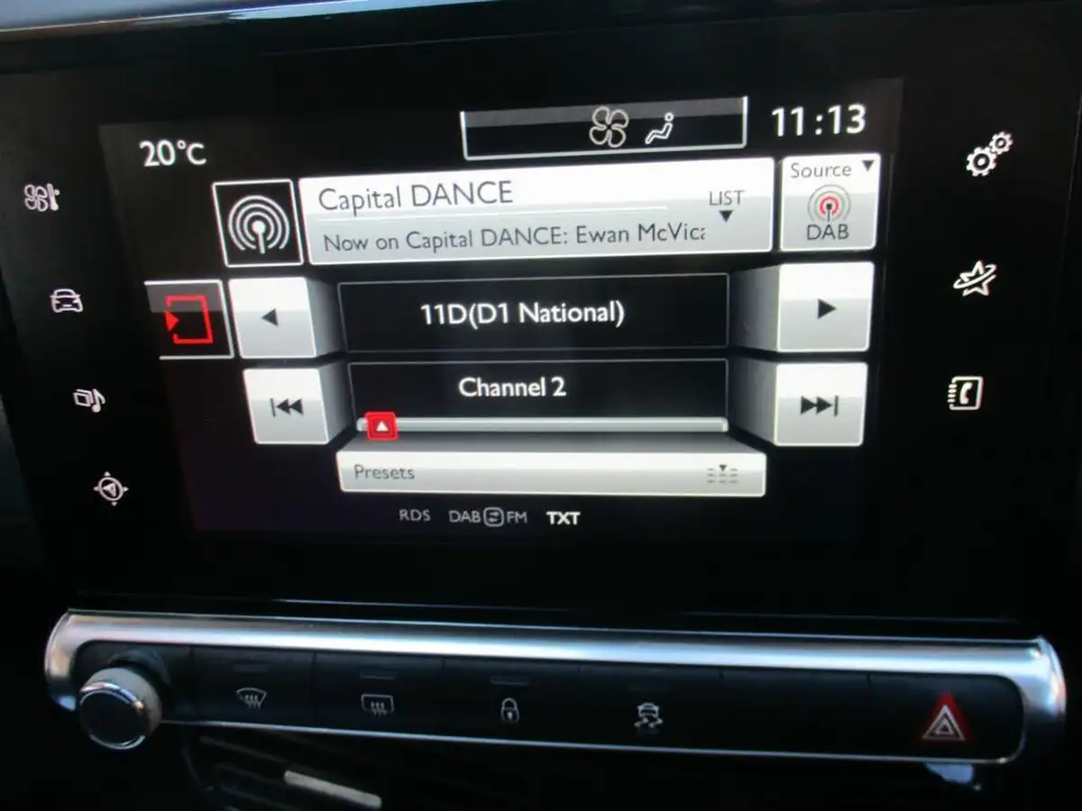 2017-citroen-c4-cactus-12-puretech-flair-110ps-ss-big-47