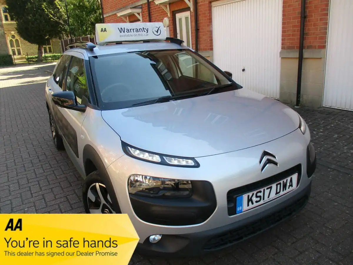 2017-citroen-c4-cactus-12-puretech-flair-110ps-ss-big-0