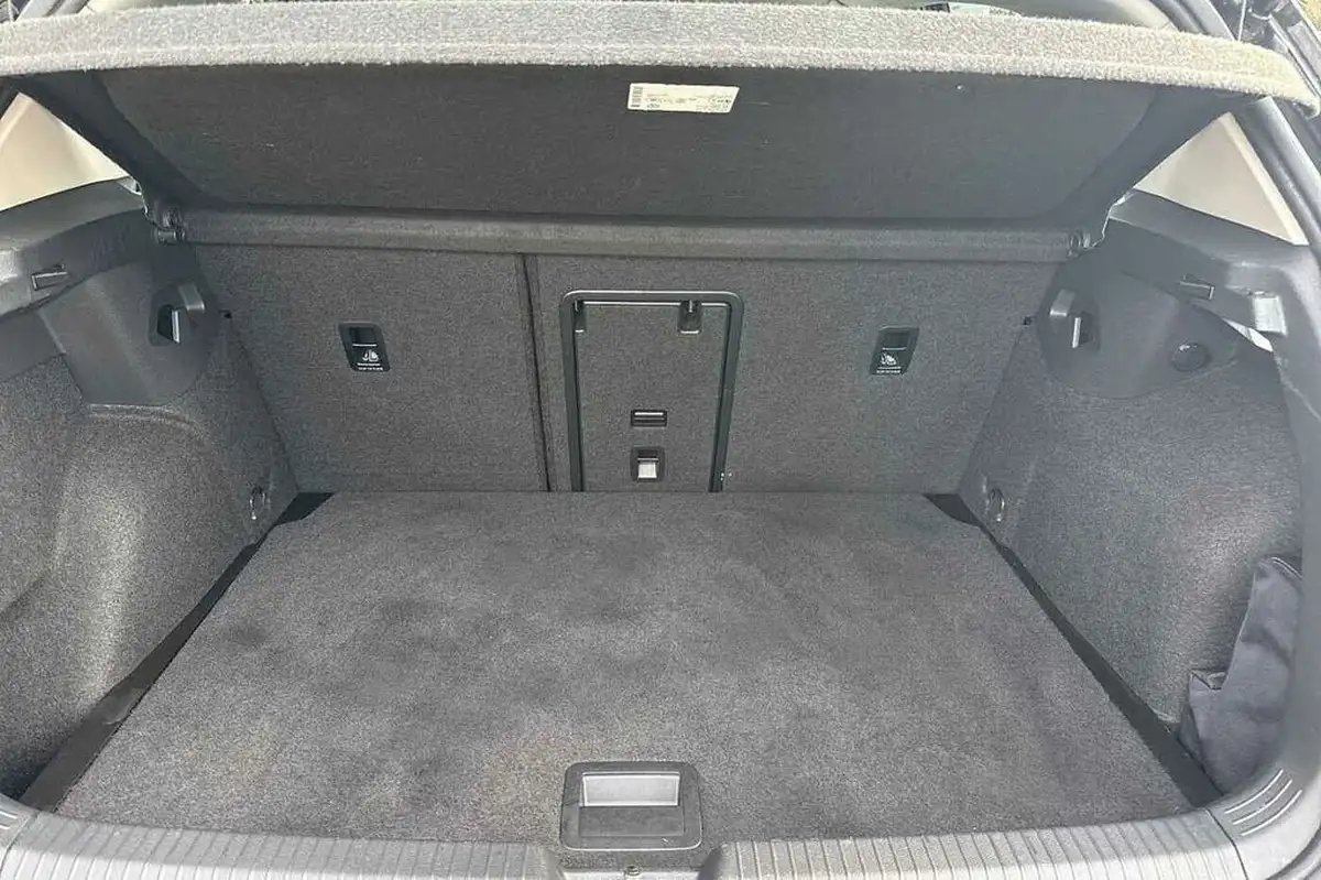 2023-volkswagen-golf-15-tsi-style-edition-130ps-big-10