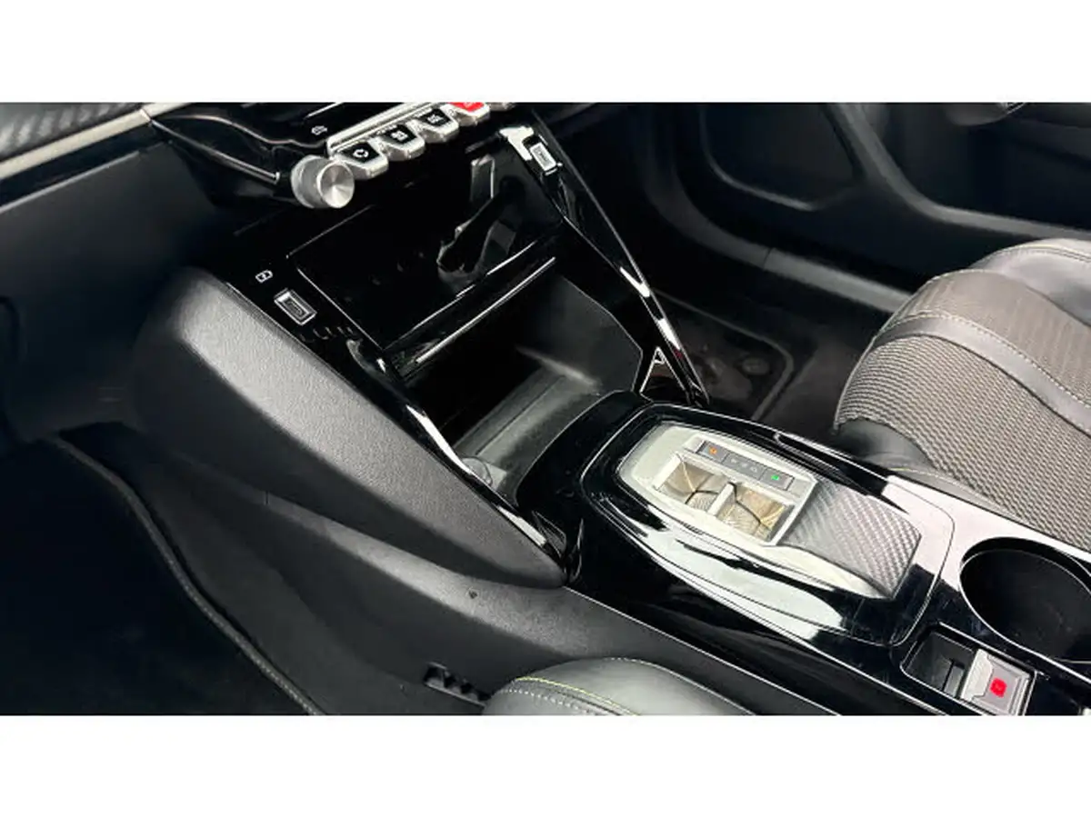 2024-peugeot-2008-suv-e-gt-136ps-50kwh-big-12