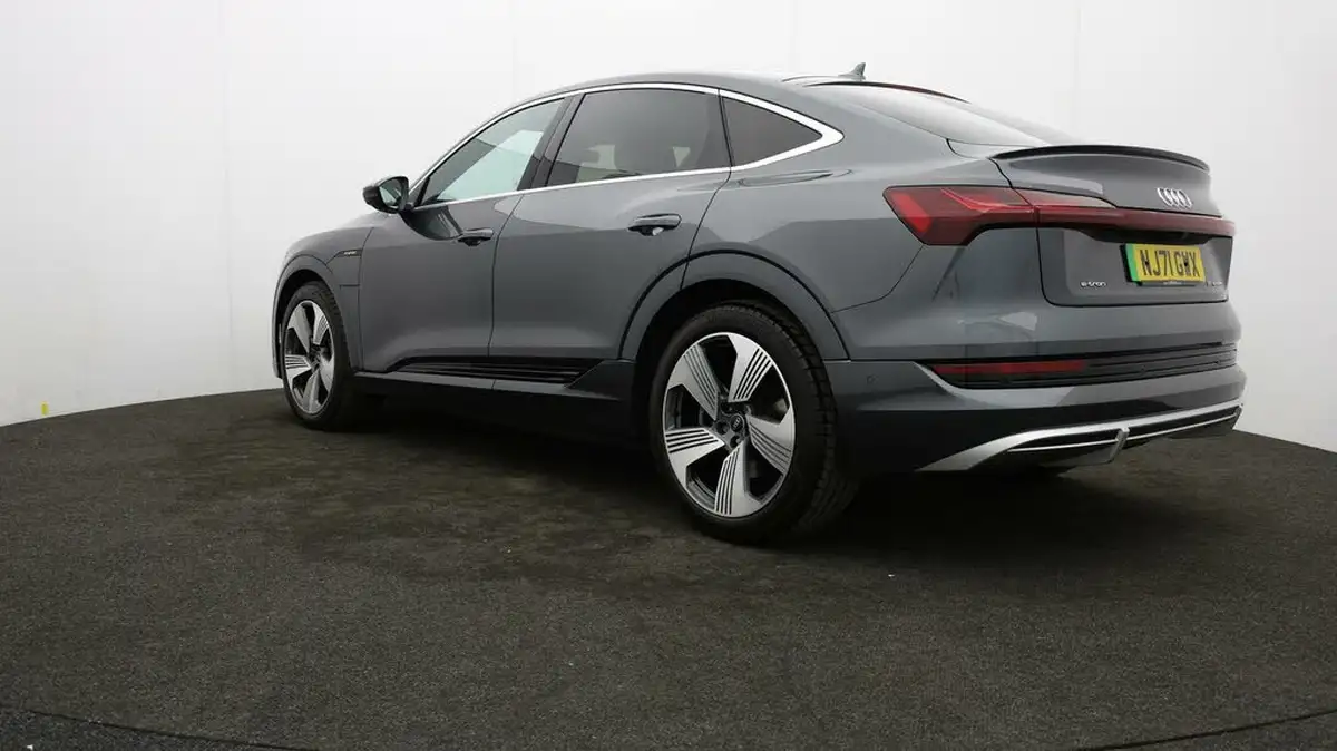 2021-audi-e-tron-55e-s-line-sportback-big-68