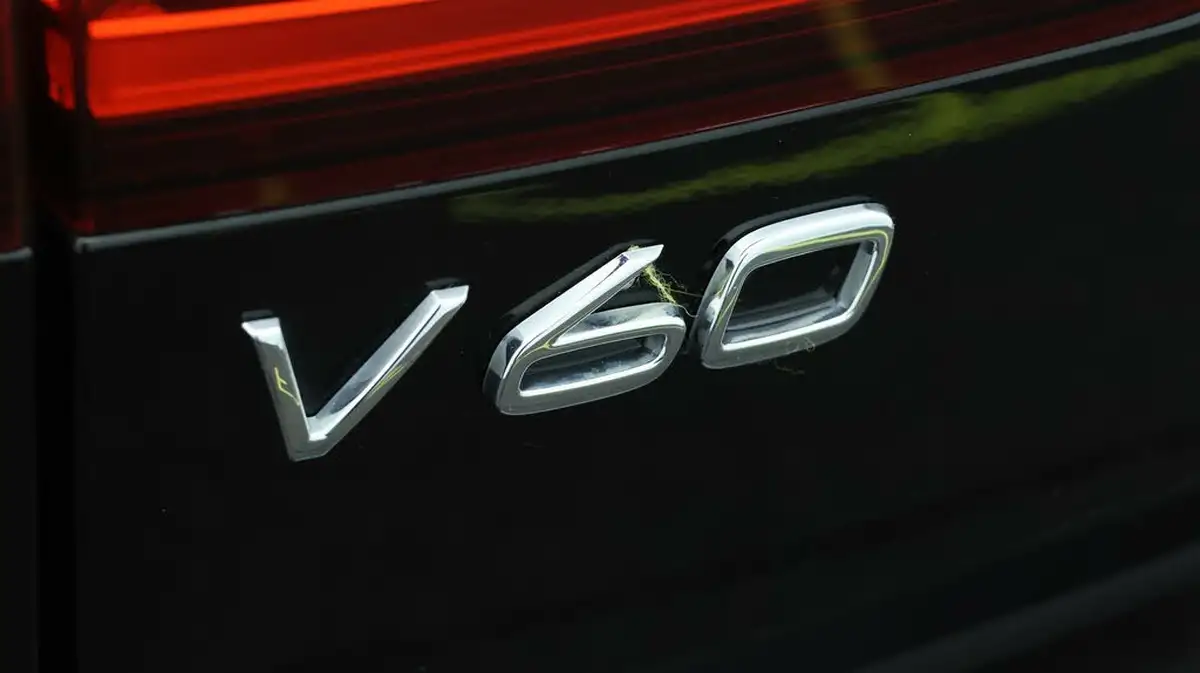 2019-volvo-v60-20td-d3-momentum-plus-geartronic-big-19