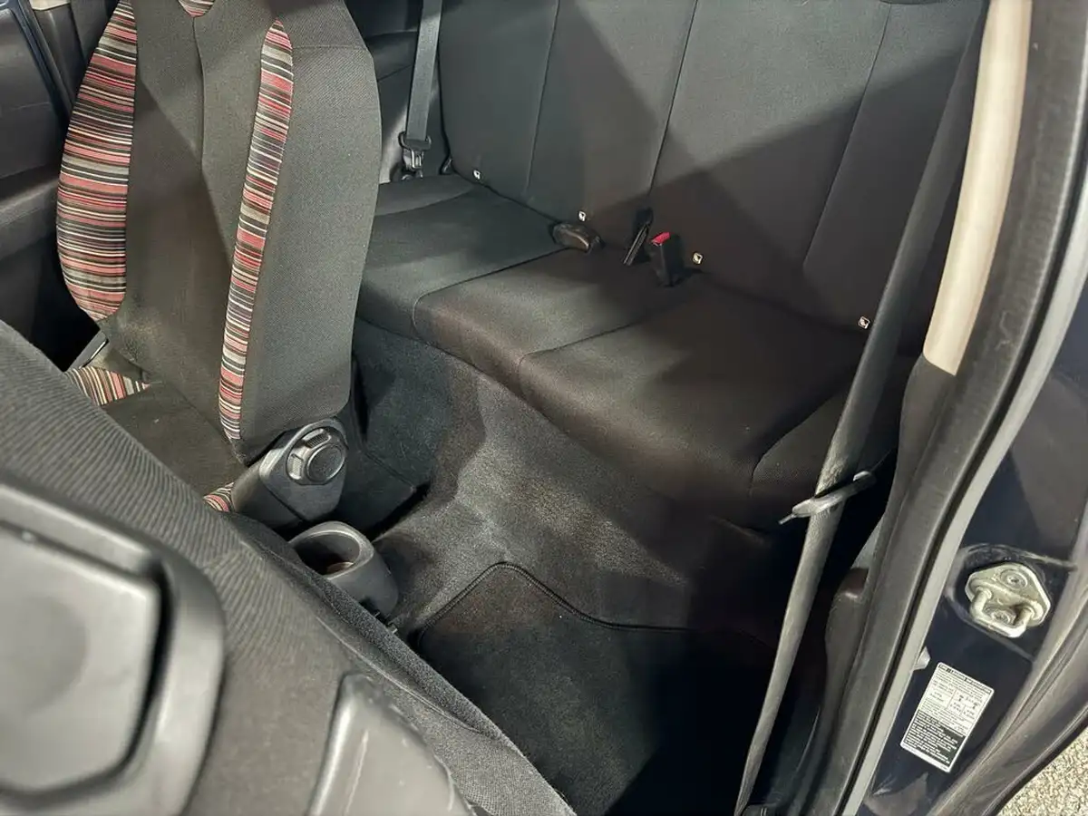 2017-citroen-c1-12-puretech-feel-3d-big-44