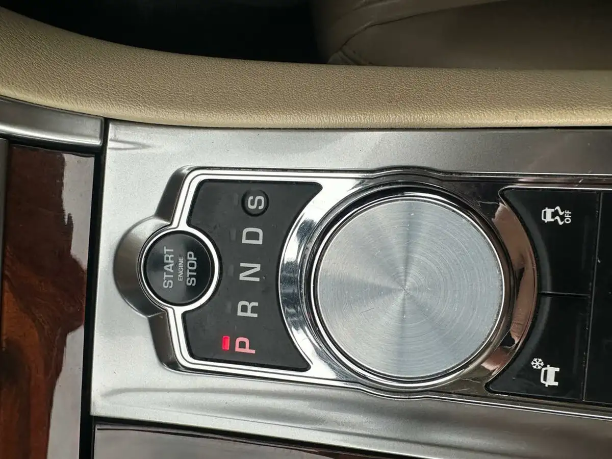2012-jaguar-xf-22td-luxury-190ps-saloon-4d-auto-big-23