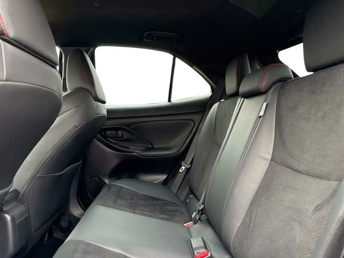2023-toyota-yaris-cross-15-vvt-i-gr-sport-big-18
