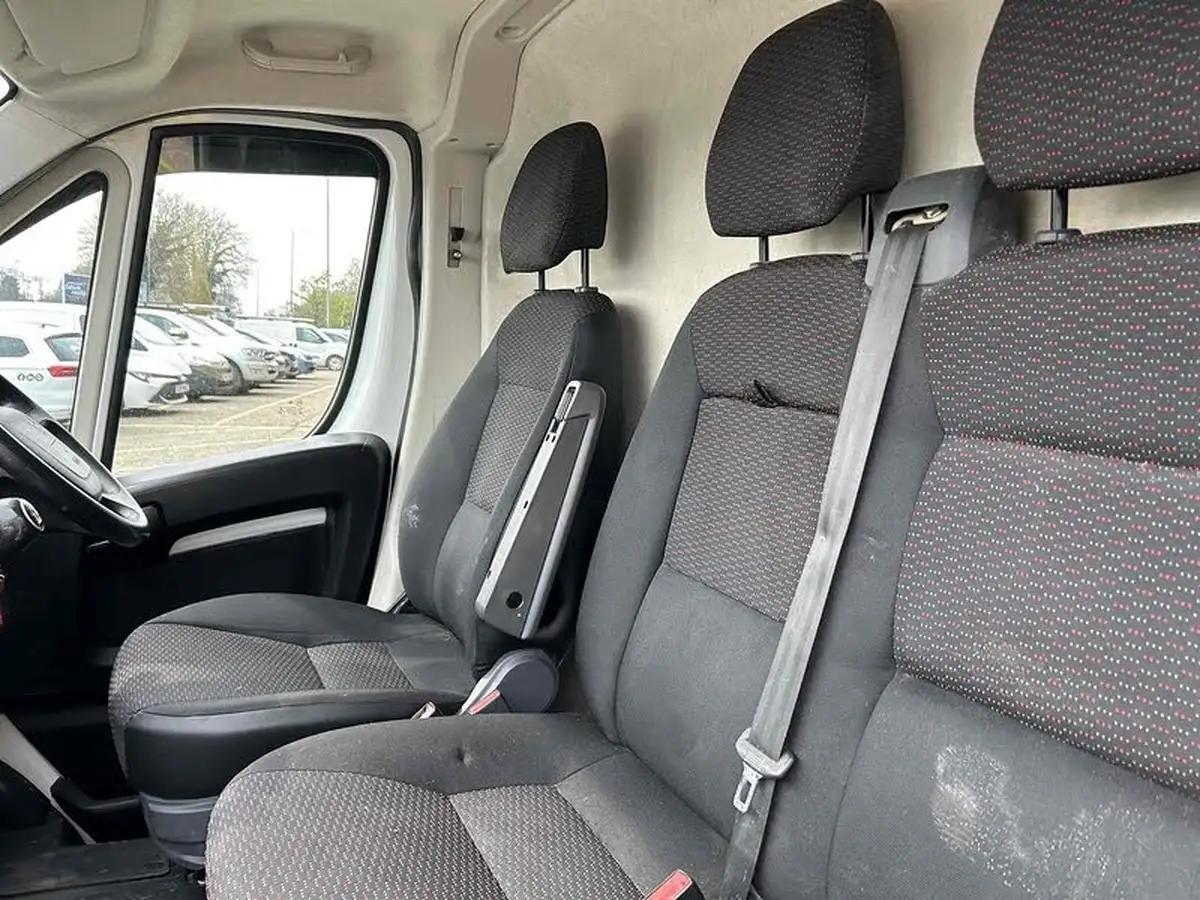 2021-peugeot-boxer-22-bluehdi-professional-435-l4-h2-140bhpeu6dt-big-4